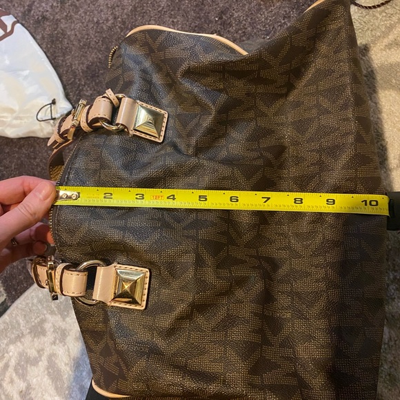 Michael Kors purse - Picture 8 of 9